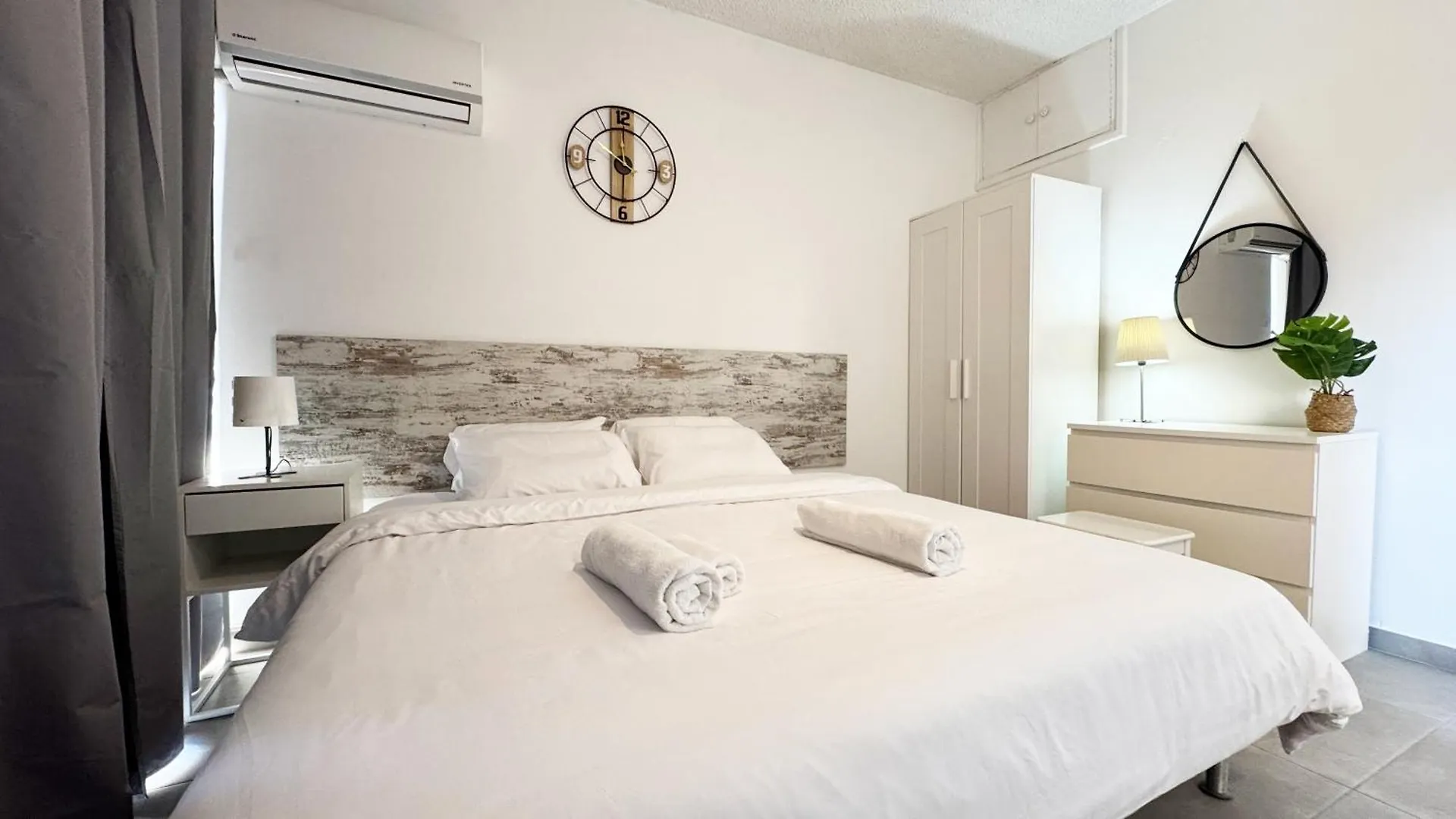 Апартаменты Seaside Larnaca Makenzie- 50M To Beach